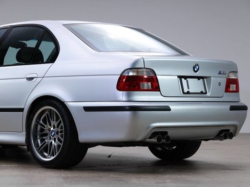 Used 2002 BMW M5 image 40