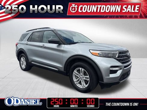 Used 2023 Ford Explorer XLT w/ Equipment Group 202A AWD/4WD image 1