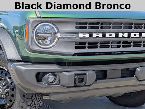 Used 2023 Ford Bronco Black Diamond image 3