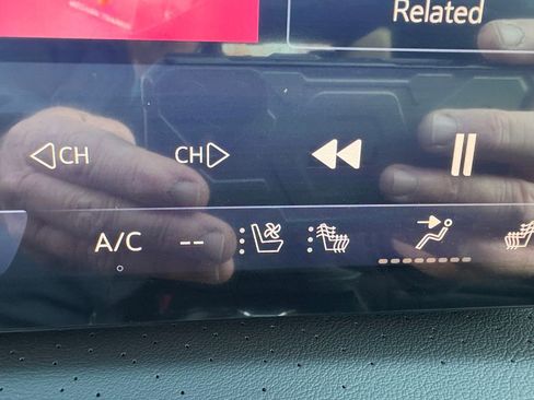 New 2025 Buick Enclave Avenir w/ Super Cruise Package image 31