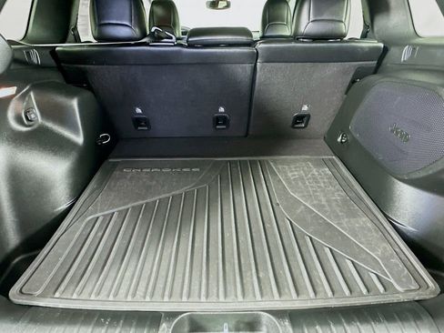 Certified 2023 Jeep Cherokee Altitude Lux w/ Lux Elite Package image 39