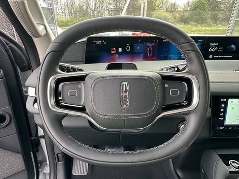 New 2025 Lincoln Navigator L Reserve AWD/4WD image 9