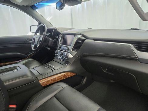 Used 2019 Chevrolet Suburban Premier image 28