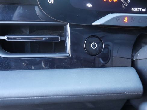 Used 2021 Porsche Taycan image 16