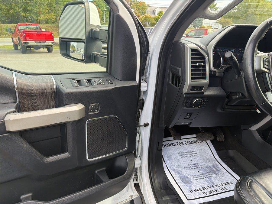 Used 2020 Ford F350 Lariat w/ Lariat Value Package AWD/4WD image 8