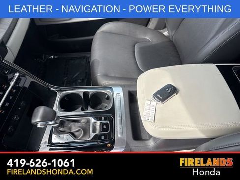 Used 2024 Kia Carnival EX FWD image 26