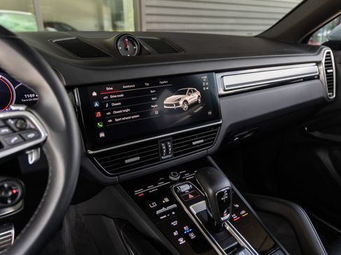 Certified 2023 Porsche Cayenne S AWD/4WD image 30