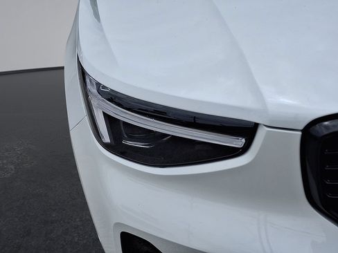 Certified 2026 Volvo XC40 B5 Plus AWD/4WD image 34