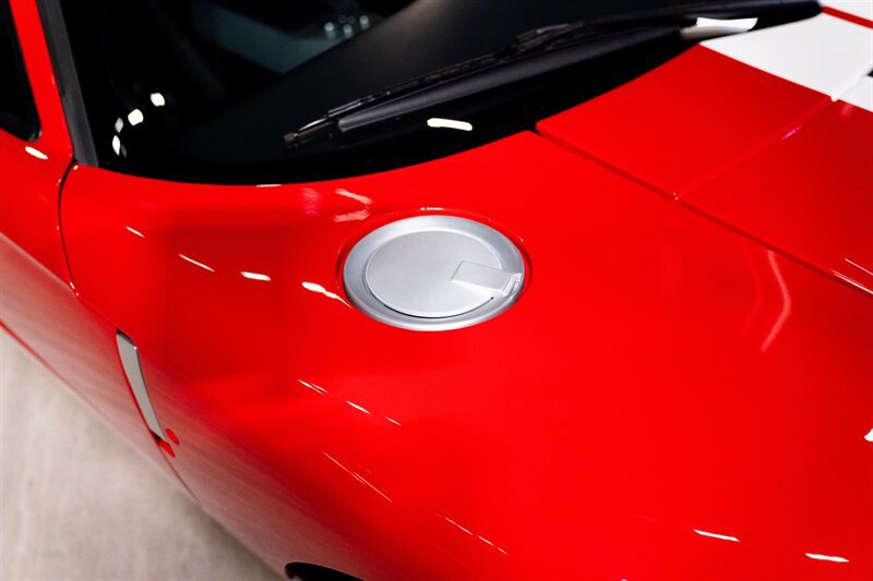Used 2005 Ford GT RWD image 28