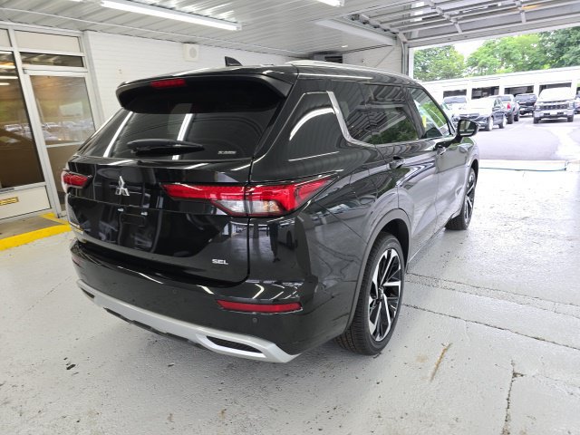 Used 2024 Mitsubishi Outlander SEL AWD/4WD image 12