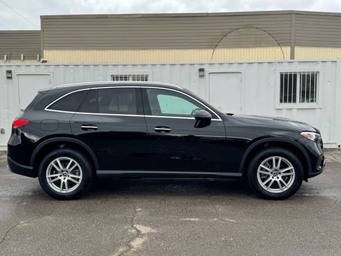 Used 2023 Mercedes-Benz GLC 300 4MATIC image 4