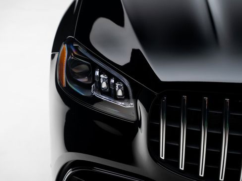 Used 2025 Mercedes-Benz GLS 63 AMG 4MATIC image 11