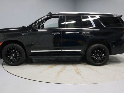 Used 2024 GMC Yukon SLT w/ SLT Luxury Package AWD/4WD image 9