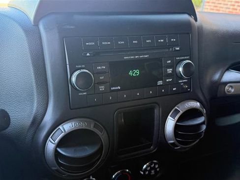 Used 2016 Jeep Wrangler Unlimited Sport AWD/4WD image 35