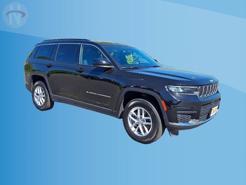 Used 2024 Jeep Grand Cherokee L Laredo AWD/4WD image 2