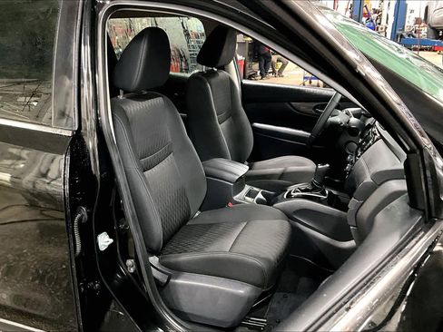 Used 2019 Nissan Rogue SV image 7