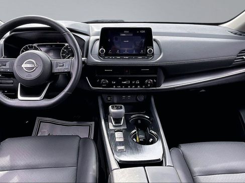 Certified 2024 Nissan Rogue SV w/ SV Premium Package FWD image 17