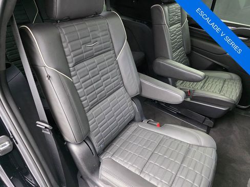 Used 2024 Cadillac Escalade V AWD/4WD image 31