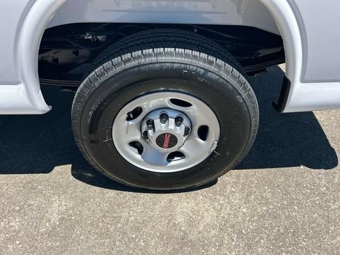 New 2026 GMC Savana 2500 w/ Driver Convenience Package RWD image 12