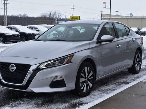 Used 2021 Nissan Altima 2.5 SV image 12