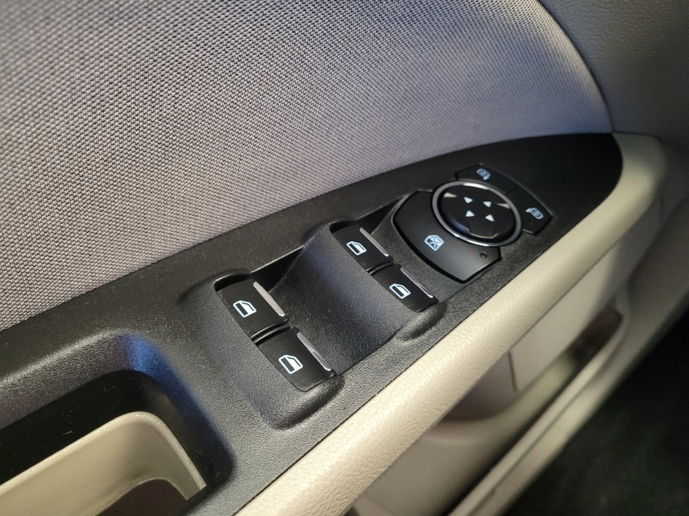 Used 2020 Ford Fusion SE FWD image 27
