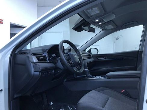 Used 2025 Toyota Camry LE image 12