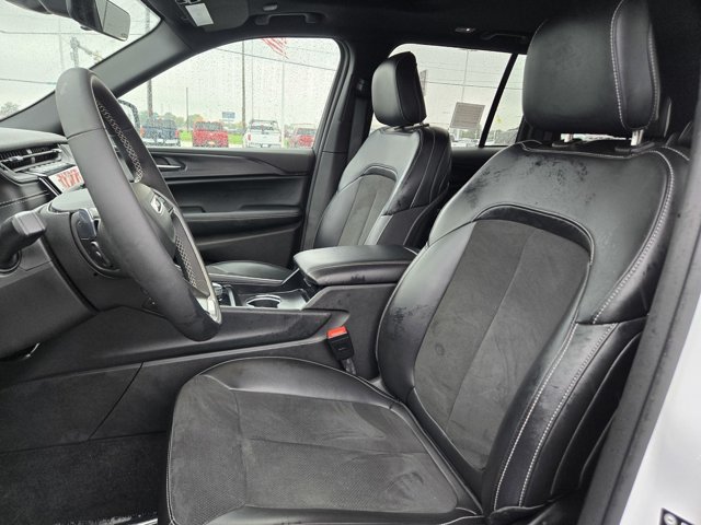 Used 2025 Jeep Grand Cherokee 4WD image 27