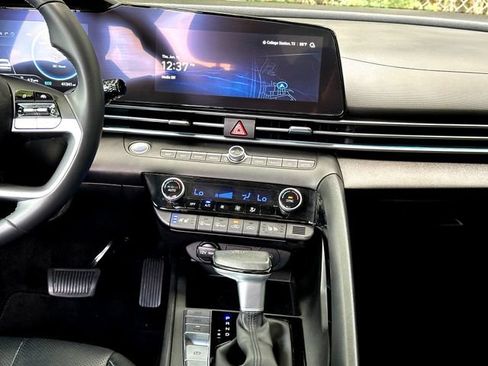 Used 2024 Hyundai Elantra Limited FWD image 26