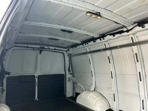 Used 2018 GMC Savana 2500 Extended image 21