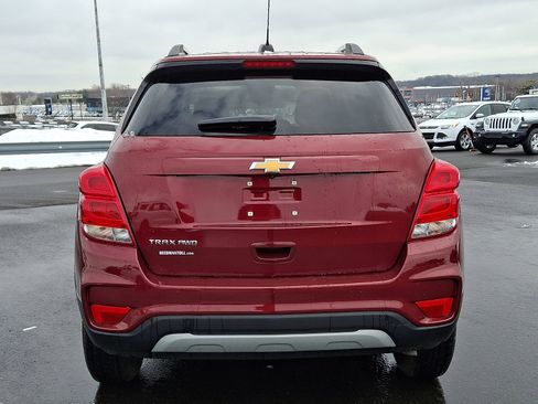 Certified 2022 Chevrolet Trax LT w/ LT Convenience Package image 5