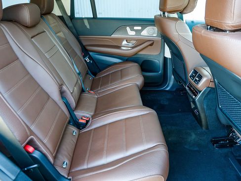 New 2026 Mercedes-Benz GLS 450 4MATIC image 18