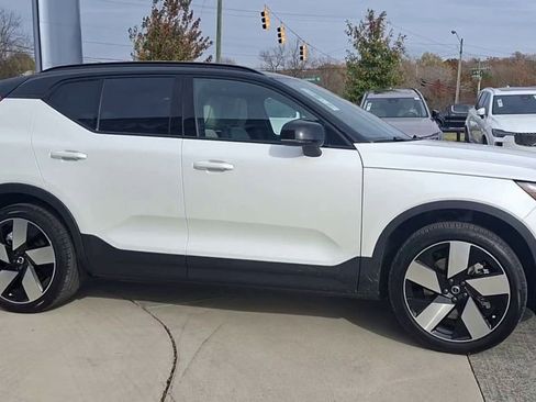 New 2026 Volvo EX40 Plus w/ Climate Package image 6