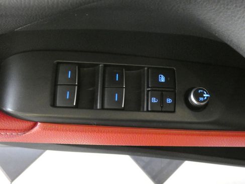 Used 2022 Toyota Camry XSE image 19