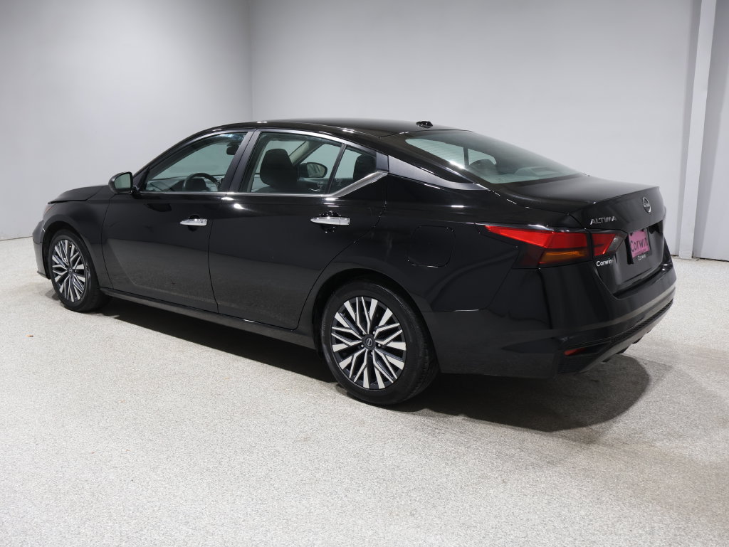 Used 2025 Nissan Altima 2.5 SV FWD image 4