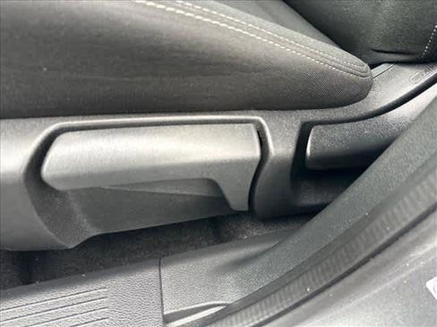 Used 2024 Nissan Rogue S image 15