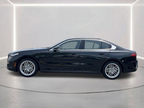Used 2025 BMW 530i RWD image 21