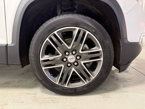 Used 2019 GMC Acadia SLT image 33