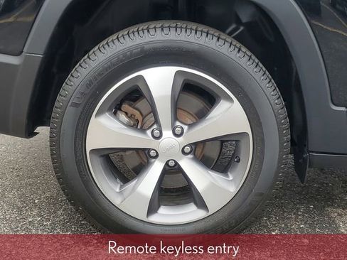 Used 2021 Jeep Cherokee Limited image 6