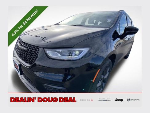 New 2026 Chrysler Pacifica Select image 1