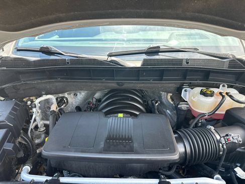 Used 2024 GMC Sierra 1500 AT4 w/ Technology Package AWD/4WD image 35
