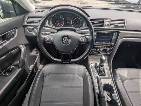 Used 2017 Volkswagen Passat 1.8T SE FWD image 15