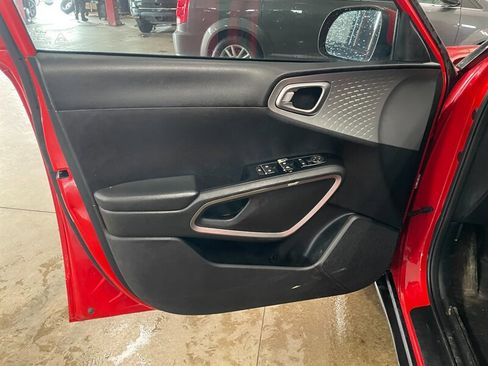 Used 2022 Kia Soul LX w/ Technology Package image 20