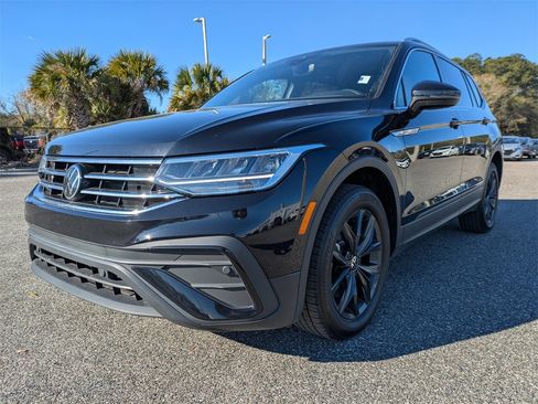 Used 2024 Volkswagen Tiguan SE image 8