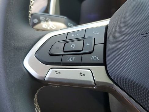New 2026 Volkswagen Taos SE FWD image 22
