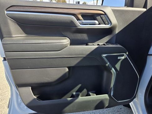 Used 2023 Chevrolet Silverado 1500 LT Trail Boss w/ LT Trail Boss Premium Package image 19