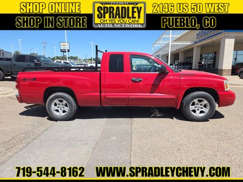 Used 2005 Dodge Dakota SLT w/ Trailer Tow Group AWD/4WD image 3
