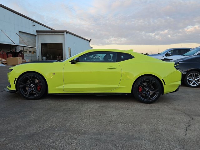Used 2021 Chevrolet Camaro SS RWD image 8