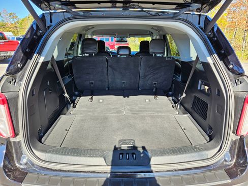Certified 2022 Ford Explorer XLT w/ Equipment Group 202A image 22