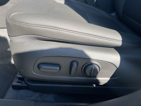 New 2026 Chevrolet Trax ACTIV w/ Sunroof Package FWD image 12