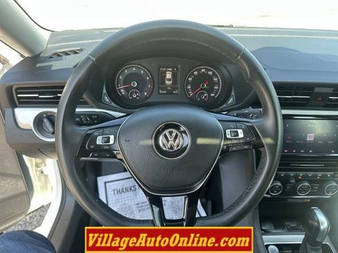 Used 2022 Volkswagen Passat 2.0T SE FWD image 27